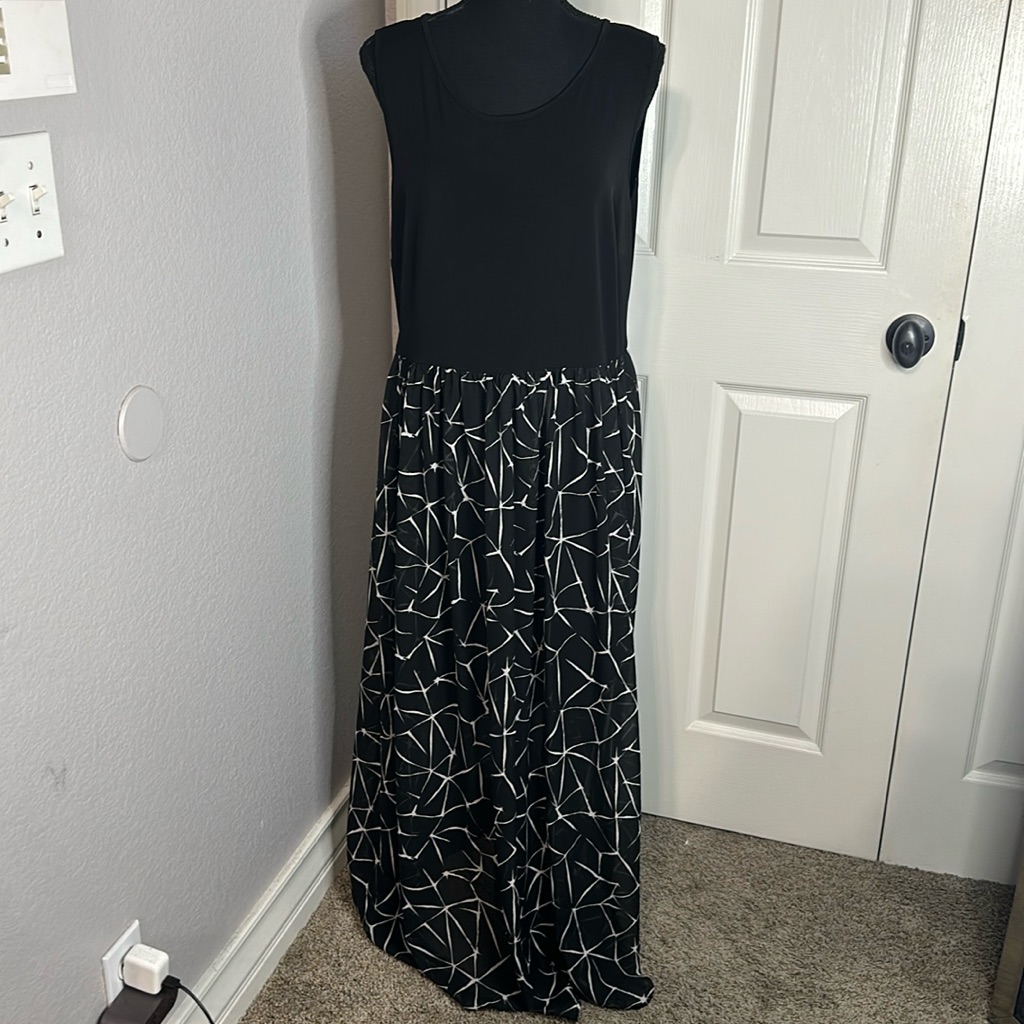 Apt 9 Black Maxi Dress With Abstract Pattern - Size Xlp